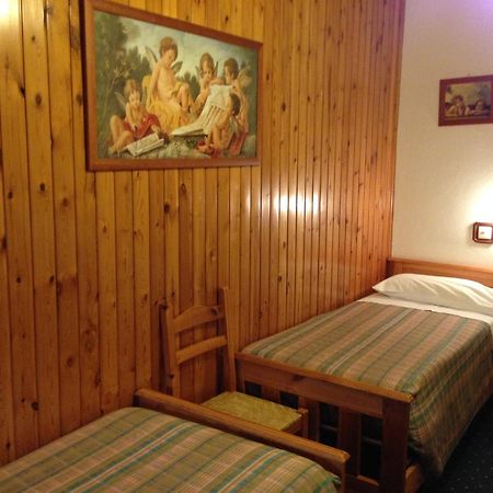 Hotel Cimone ريولوناتو الغرفة الصورة